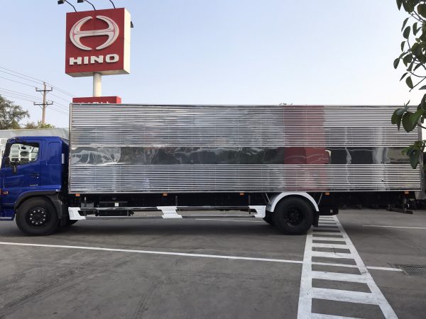 xe-8-tan-thung-kin-10-met