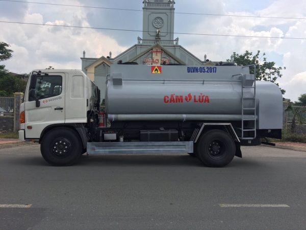 xe-bon-hino-11-khoi-cap-le