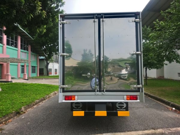 xe-tai-3.5-tan-thung-kin