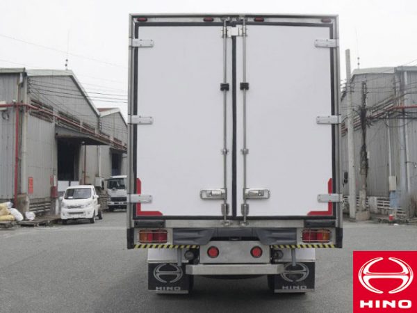 xe-tai-hino-fg-thung-bao-on-4