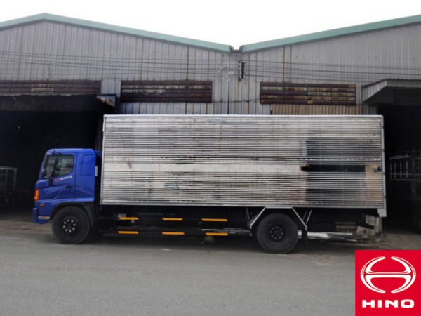 xe-tai-hino-fg-thung-kin-8-tan