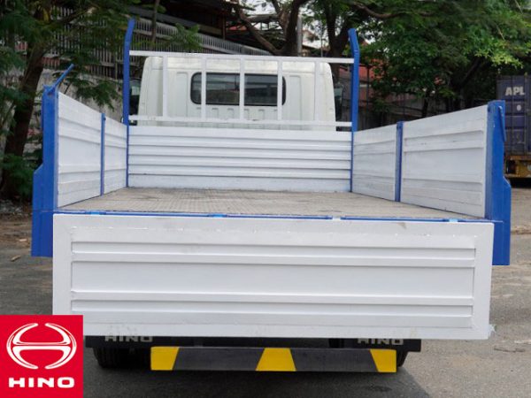 xe-tai-hino-xzu730-thung-lung-3