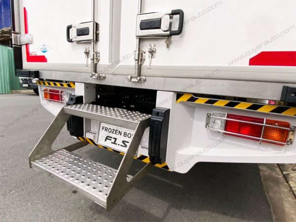 xe-tai-dong-lanh-quyen