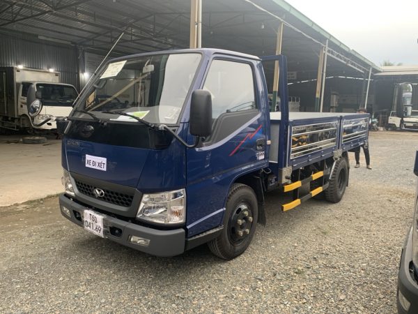 xe-tai-2-5-tan-do-thanh-iz250-thung-lung