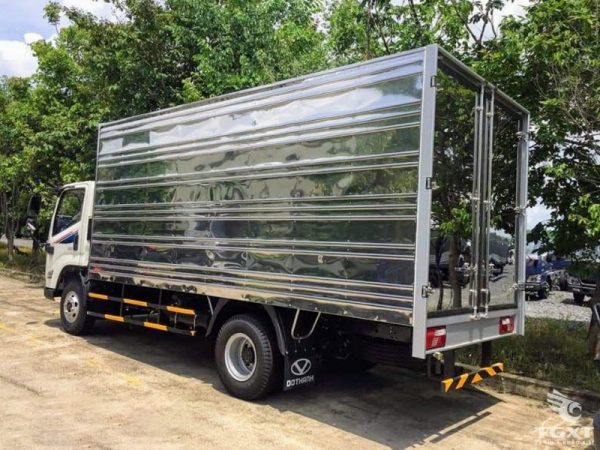 xe-tai-do-thanh-iz650se-thung-kin-2