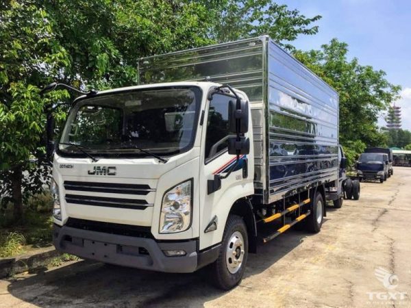 xe-tai-do-thanh-iz650se-thung-kin-3