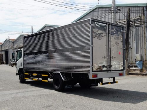 Xe-tai-isuzu-NQR75ME4
