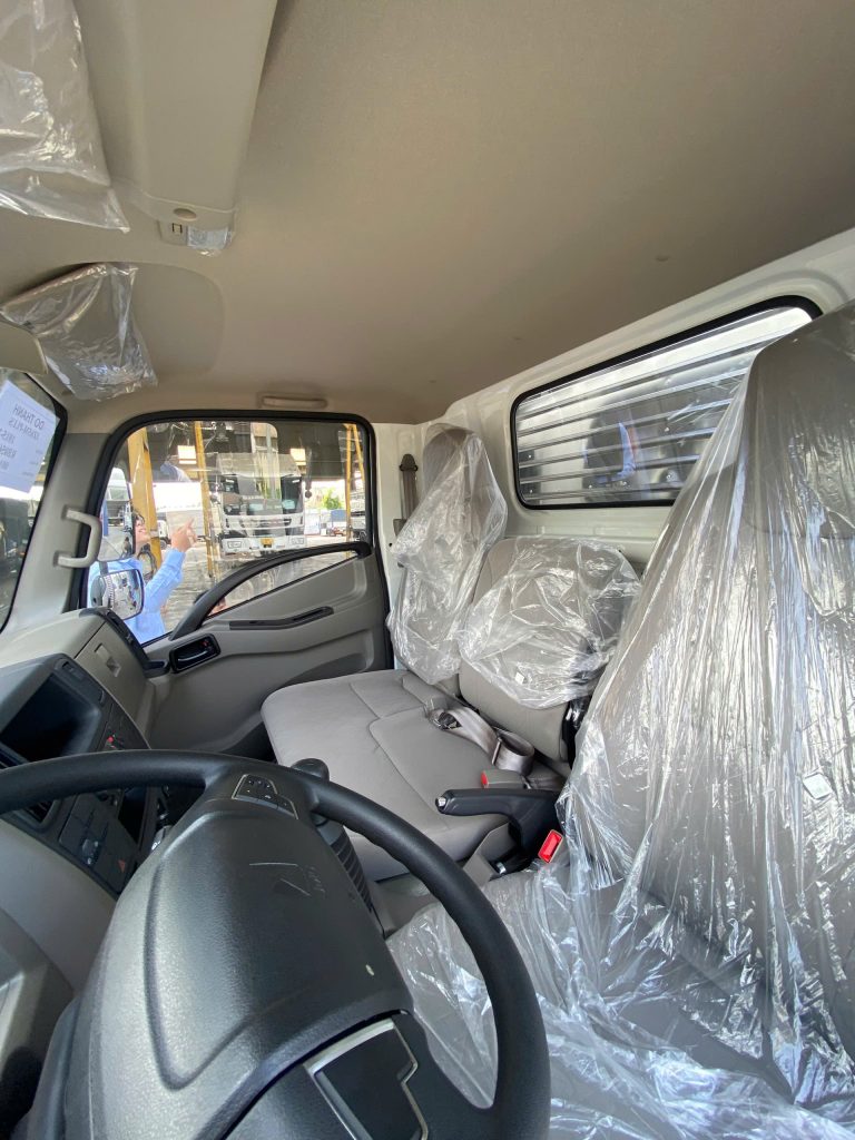 nội thất xe tải dothanh iz65m-plus