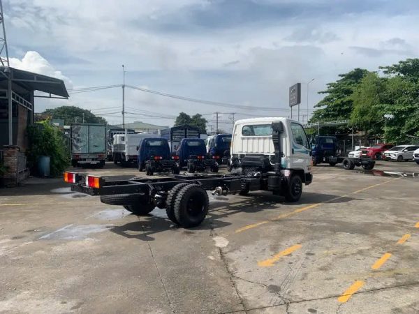 Hyundai-Mighty-W750L-E5.