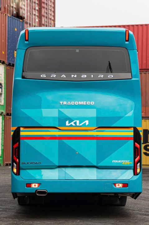 XE-TRACOMECO-KIA-GRANBIRD-47-CHO-HYUNDAI-D6CC-425PS