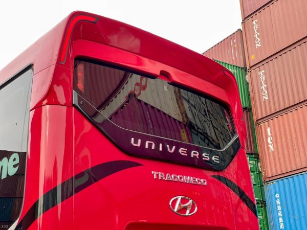 XE-TRACOMECO-UNIVERSE-LIMOUSINE-34-PHONG-HYUNDAI–425PS