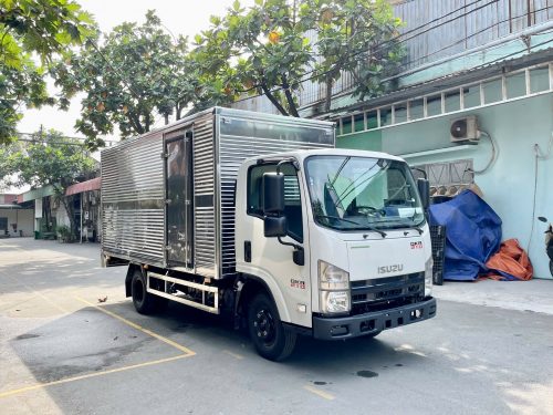 isuzu qkr210 thùng kín tiêu chuẩn 2
